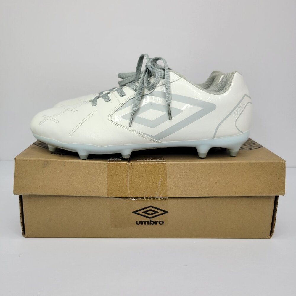 Umbro Tocco II League FG Soccer Cleats Mens Sz 10.5 White NEW Open box